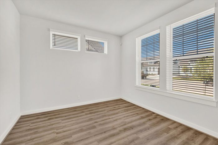 unfurnished bedroom