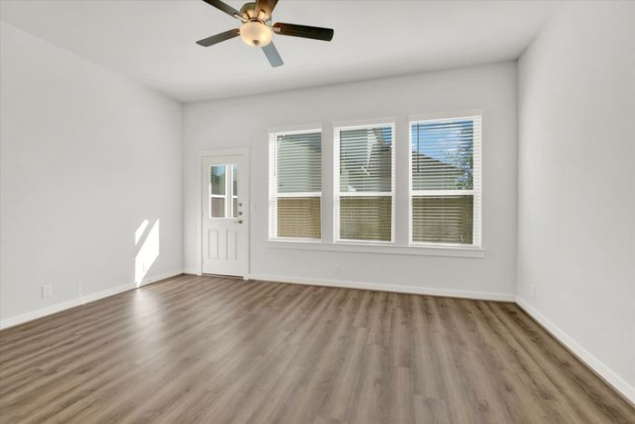 unfurnished living area