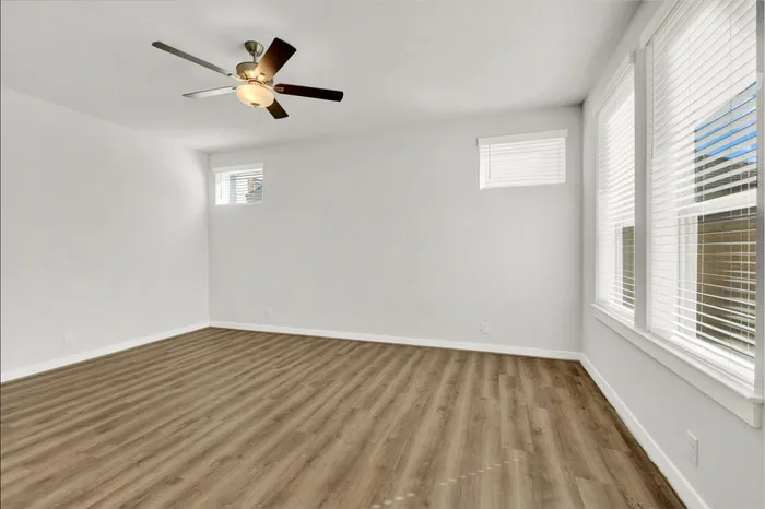 unfurnished living area