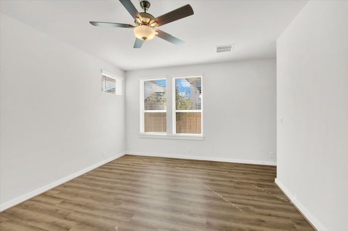 unfurnished living area