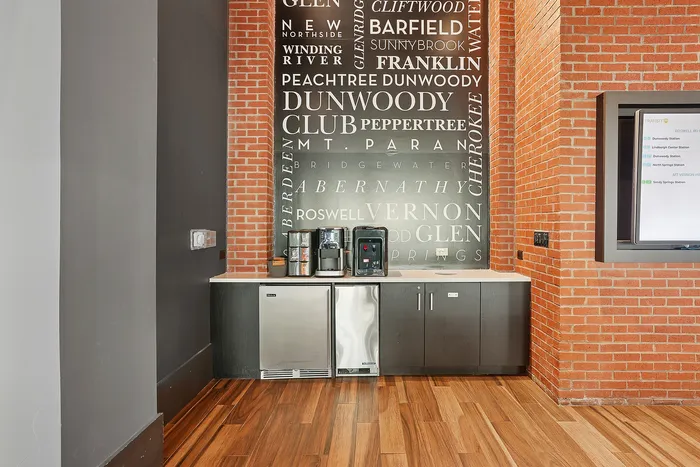 Resident Lounge & Cafe
