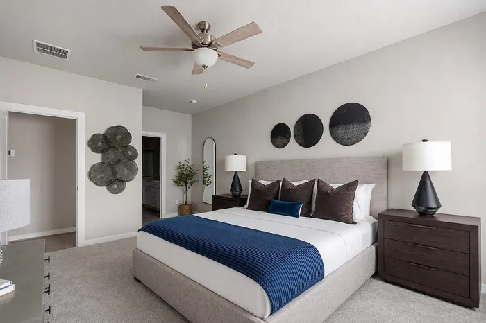 modeled home with ceiling fan